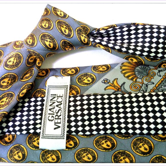 GIANNI VERSACE BEST OF CLASS SILK TIE MADE IN ITAL